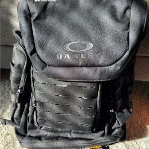 ❌❌❌❌ NWT Oakley Urban Ruck Pack